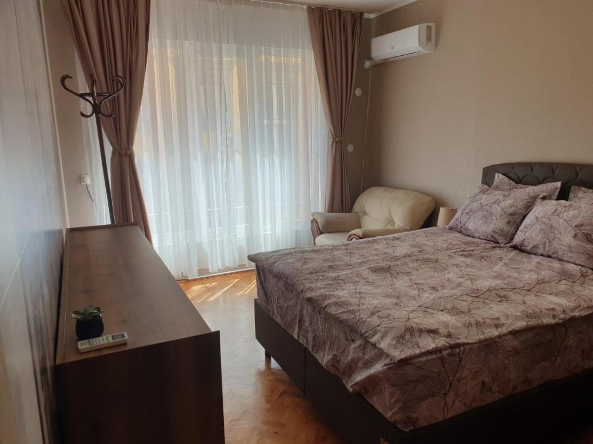 Apartment The Room Burgas ภายนอก รูปภาพ